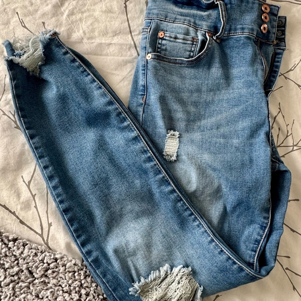 Kendall + Kylie ‘The Ultra Babe Skinny’ Distressed Blue Jeans Size 11/30